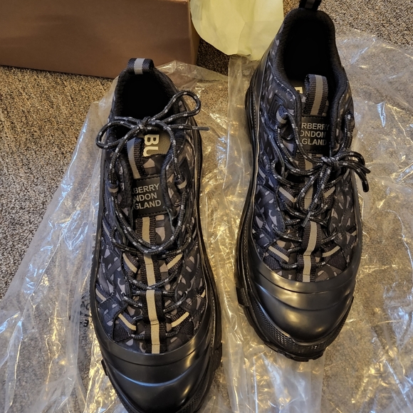 Burberry men's sneakers - Picture 3 of 3